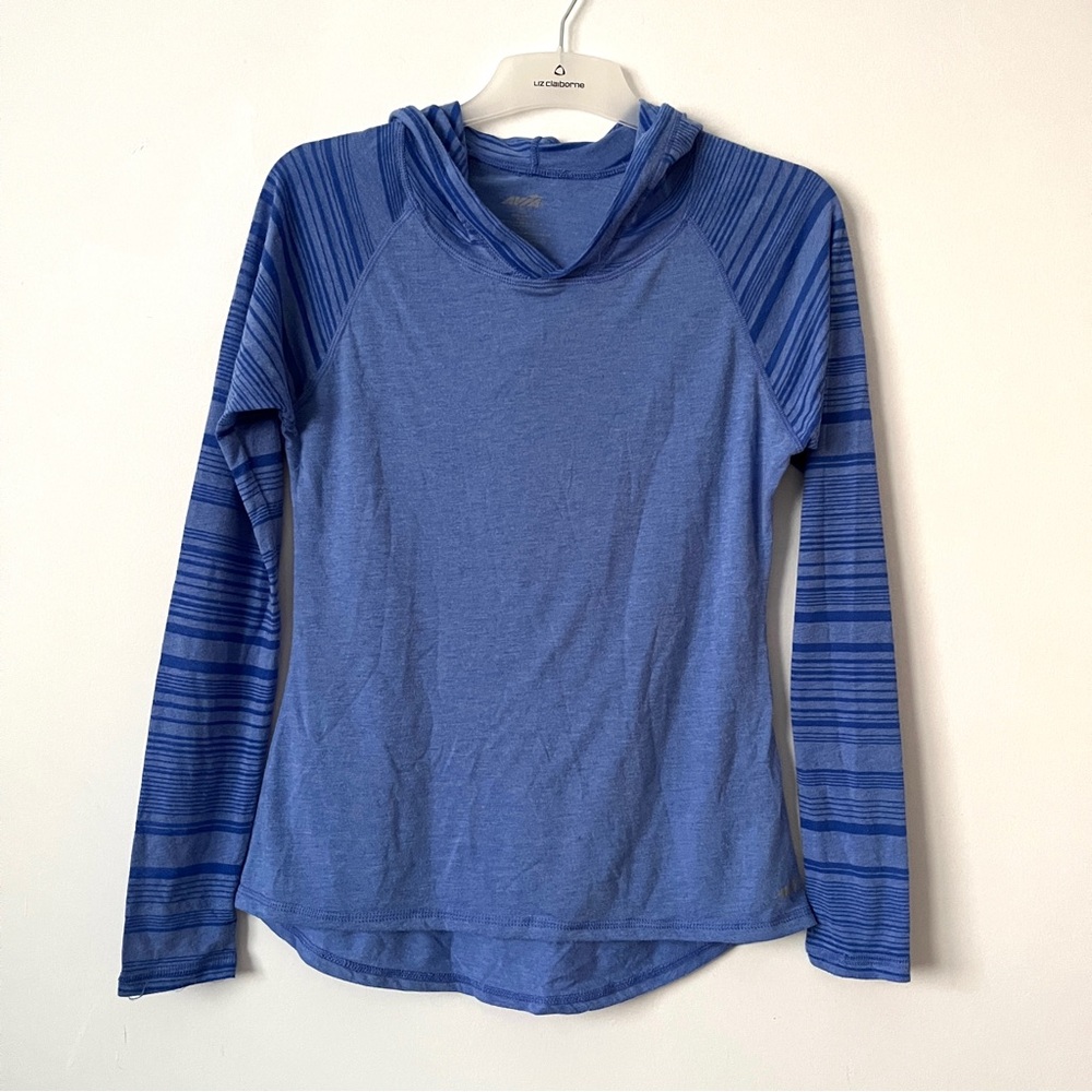 AVIA Women’s Size Large Hoodie ( Fit like Small Size)